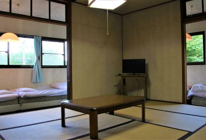 标准四人间共用浴室, Lodge Oakland