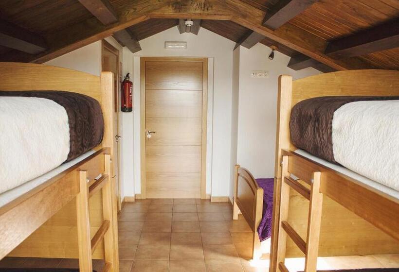 اتاق استاندارد چهارنفره با چشم‌انداز باغ, Albergue Camino Norte   Hostel