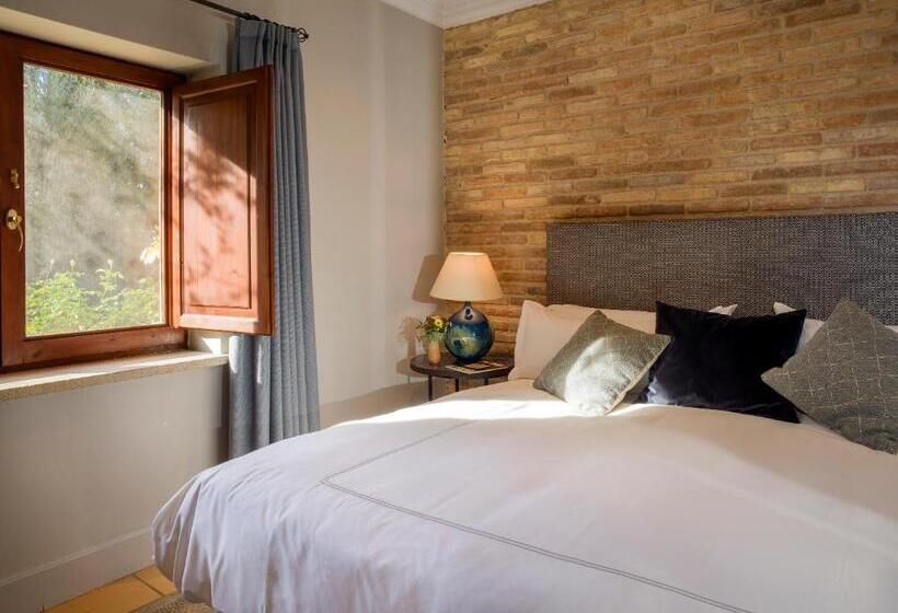 Полулюкс, La Torre Del Visco   Relais & Châteaux
