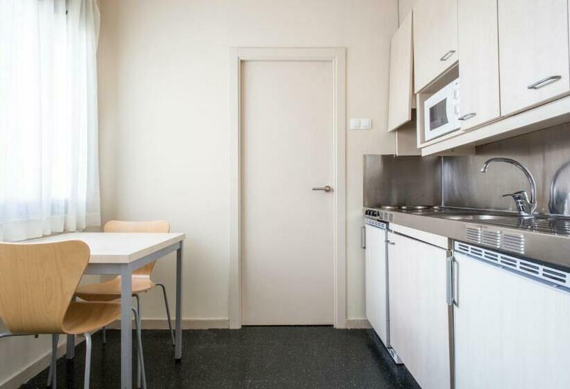 패밀리 룸, Residencia Universitaria Giner De Los Ríos