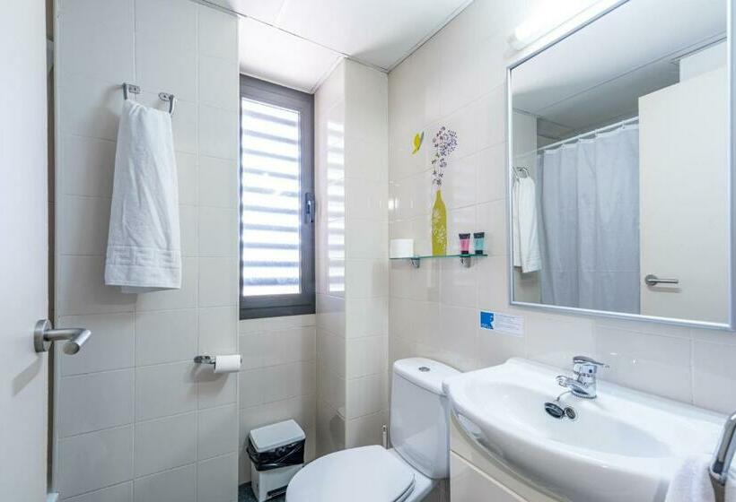 베이직 스튜디오, Residencia Universitaria Giner De Los Ríos