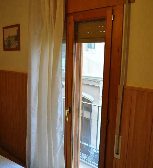 스탠다드 룸, Hostal Alcazaba