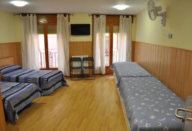 4인용 스탠다드 룸, Hostal Alcazaba