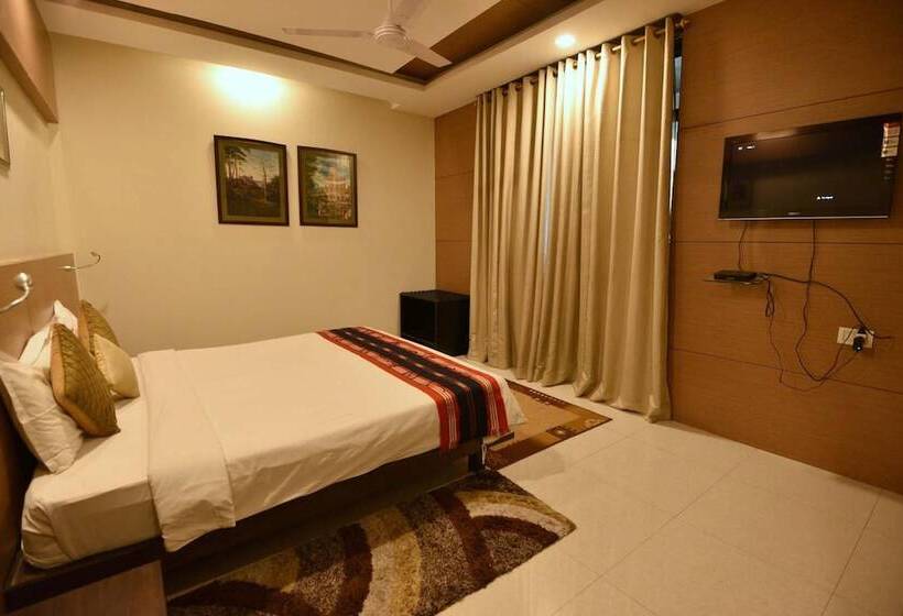 Номер Executive, Dibrugarh Club House