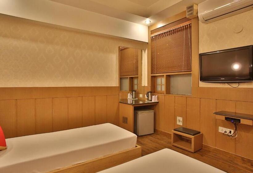 Quarto Economy, The Grand Chandiram