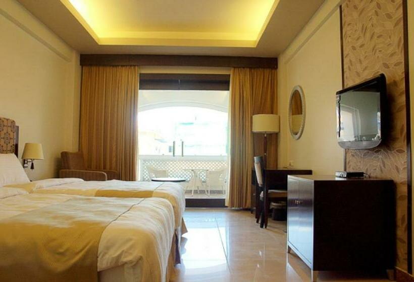 اتاق استاندارد با تخت بزرگ, Pramod Convention & Club Resort