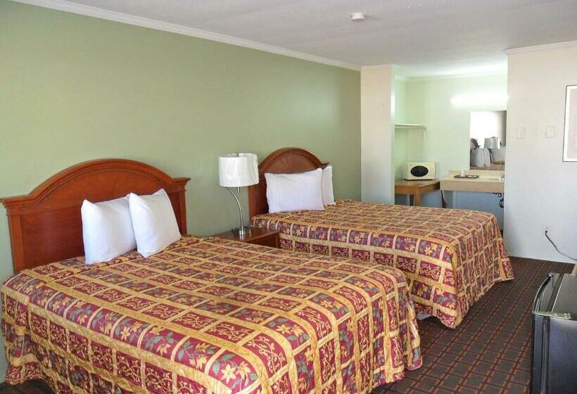 带2个双人床的标准工作室, A Ok Motel