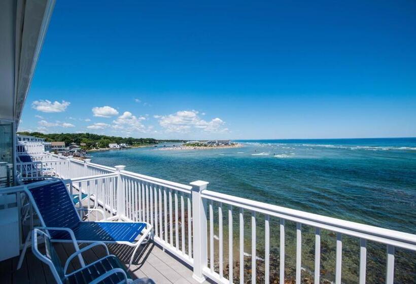 חדר סטנדרט לארבעה, The Sparhawk Oceanfront Resort