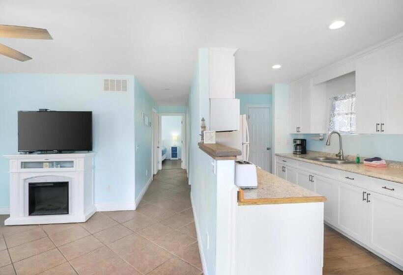 خانه 2 خوابه, Tropic Island Resort