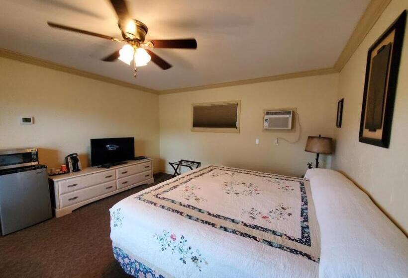 Стандартный Номер Кровать Кинг, Three Forks Lewis & Clark Motel
