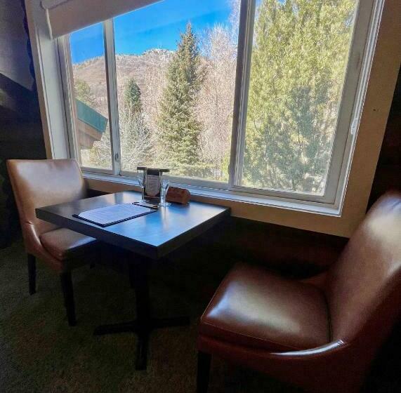 Люкс Кровать Кинг, Alaskan Inn