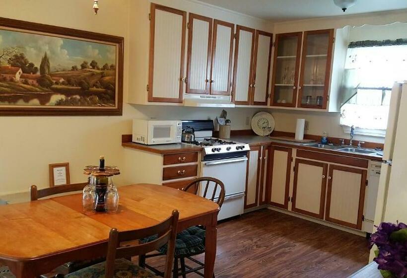 Люкс Кровать Кинг, Full Moon Inn
