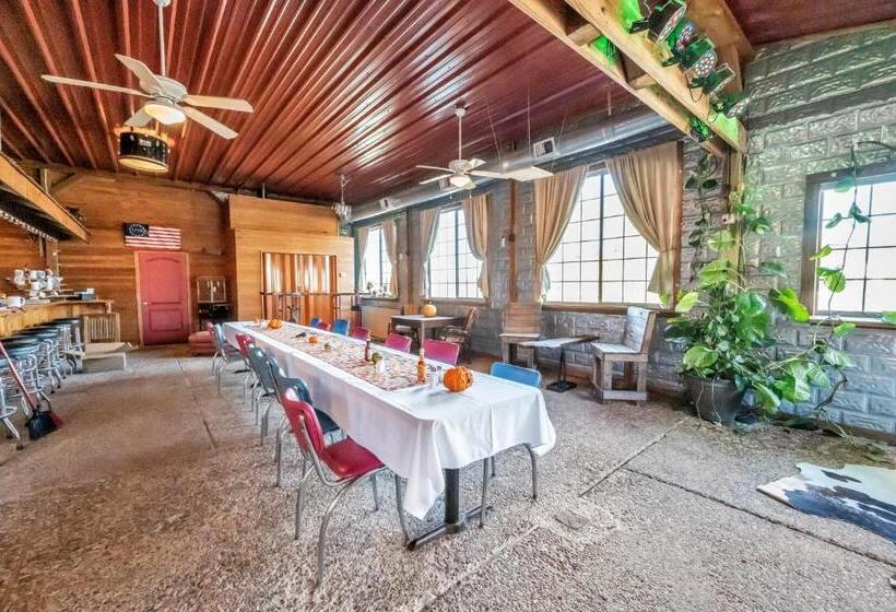 Номер Deluxe, Full Moon Inn