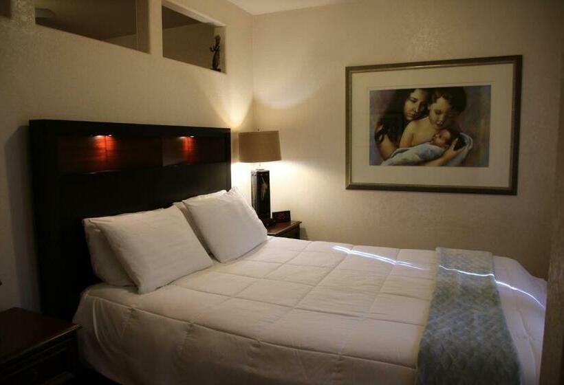Люкс Вид на Бассейн, My Place Suites