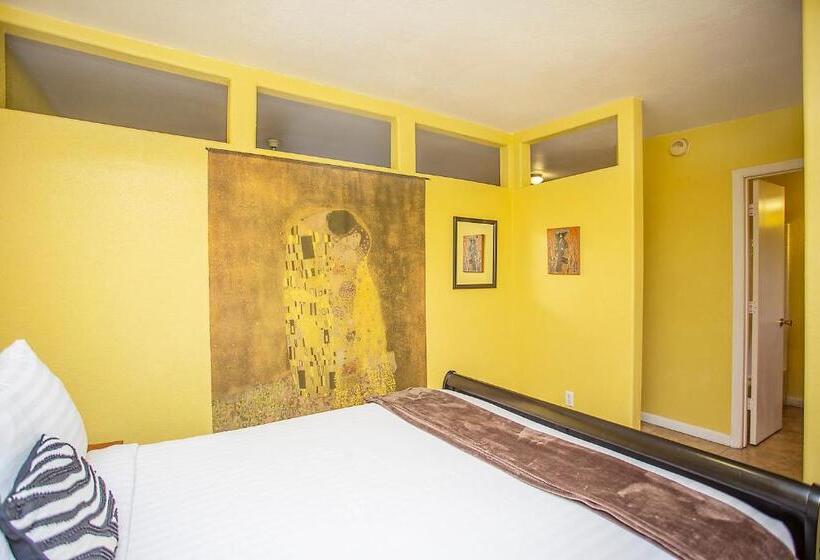 Номер Deluxe Кровать Кинг, My Place Suites