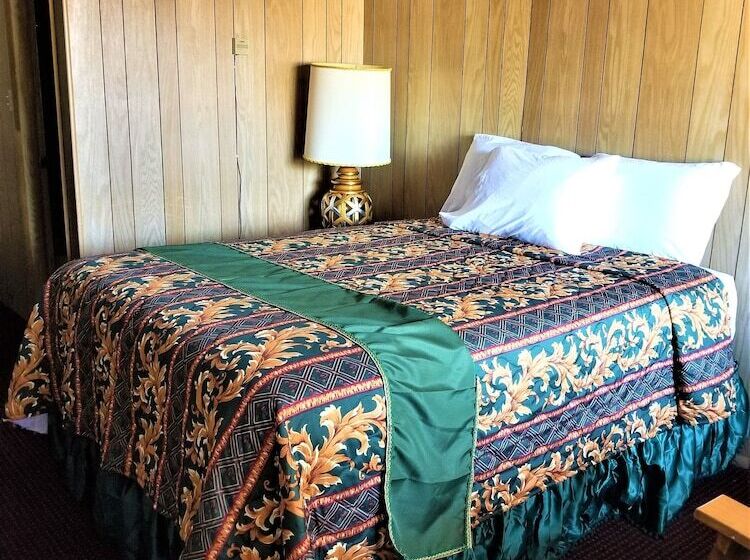 Семейный Номер, Town House Motor Inn