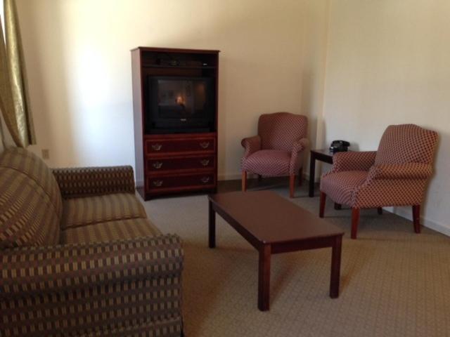Люкс Deluxe Кровать Кинг, Inn At Arbor Ridge Hotel And Conference Center
