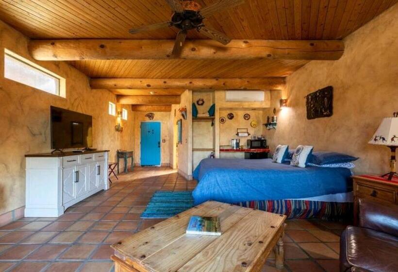 Standard Studio King Bed, Sirena Vineyard Resort