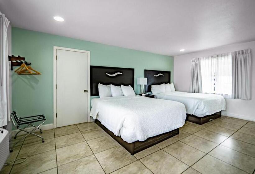 Четырехместный Номер Deluxe, Everglades City Motel   Everglades Adventures Inn