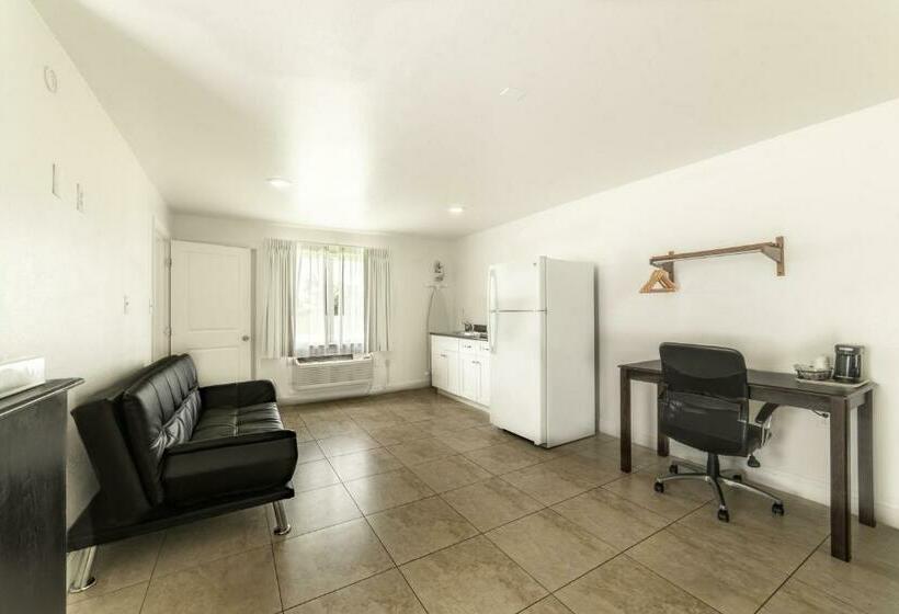 Номер Стандарт, Everglades City Motel   Everglades Adventures Inn