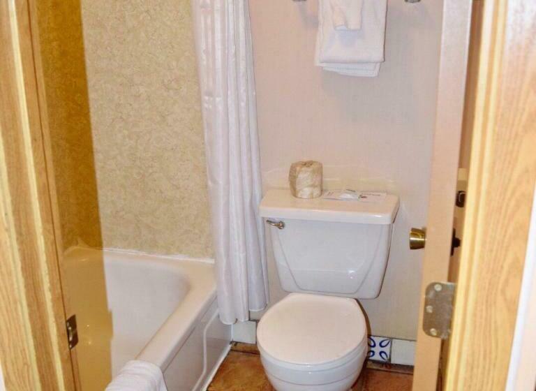 غرفة قياسية رباعية, Eldorado Inn Baker City