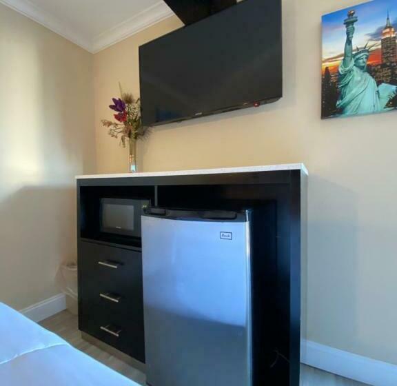 Номер Стандарт, Relax Inn North Babylon
