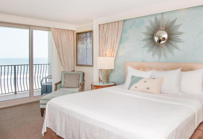 מיטת קינג בסוויטה, One Ocean Resort And Spa