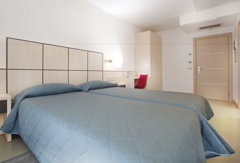Quarto Familiar, Miorelli