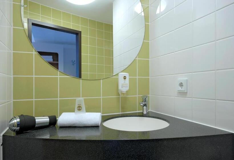 Номер Стандарт Трехместный, B&b Hotel Frankfurt City Ost