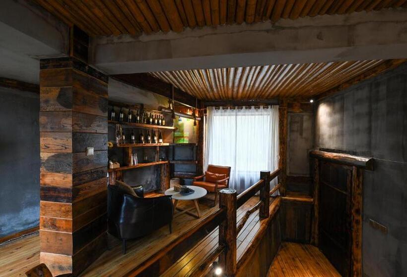 带露台的标准工作室, No.5 Valley Lodge