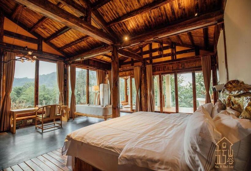 带观景的豪华间, No.5 Valley Lodge