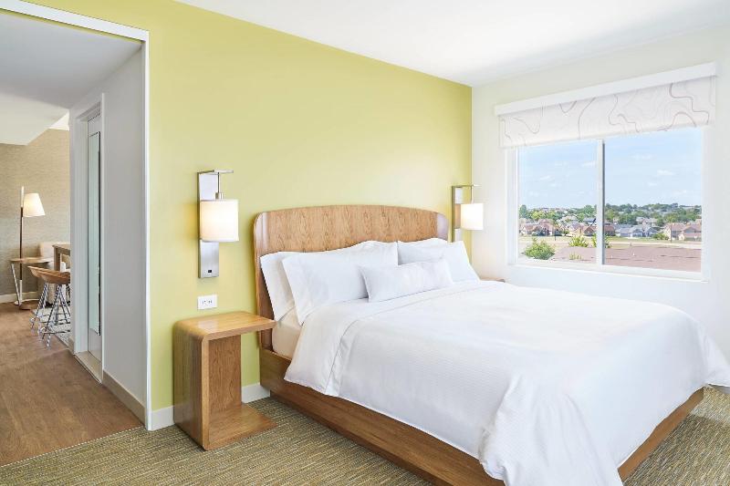 Люкс Кровать Кинг, Element West Des Moines