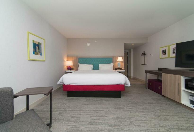 Номер Стандарт Кровать Кинг Адаптированный для Инвалидов, Hampton Inn Norwich