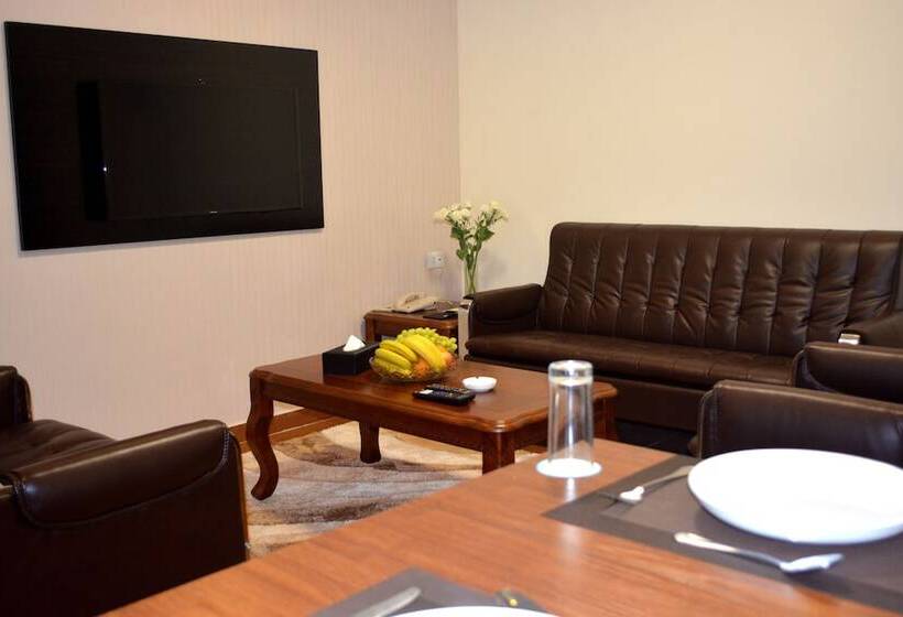 سوییت لوکس, Tilal Almadina Hotel & Suites