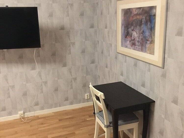 Апартаменты 1 Спальня с Балконом, Gävle Pendlarlägenhet