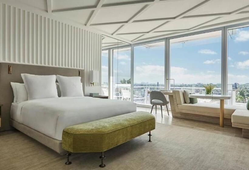 Люкс с Видом, Four Seasons Hotel At The Surf Club