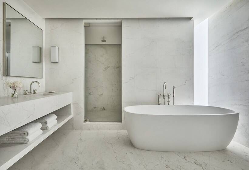 Люкс Вид на Море, Four Seasons Hotel At The Surf Club