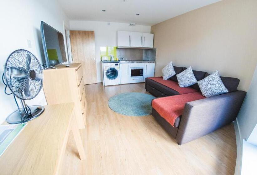 Апартаменты 1 Спальня, Ilford Tower Apartments