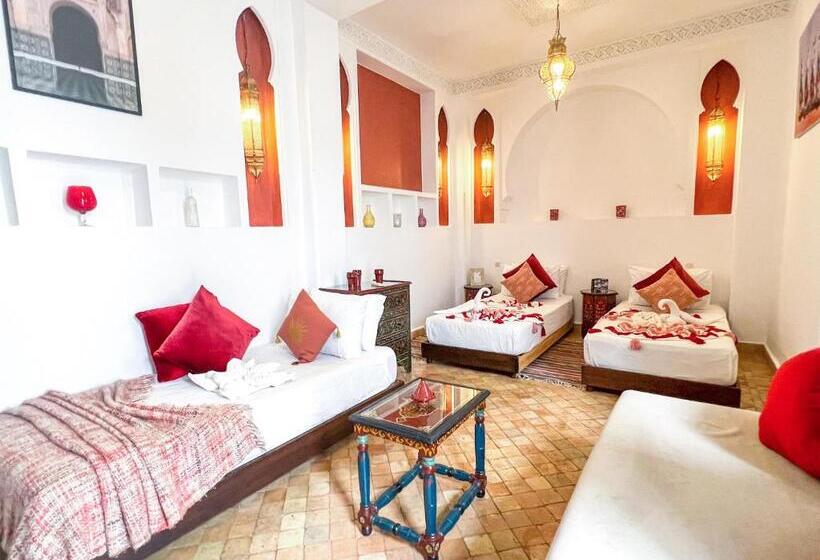 اتاق لوکس سه تخته, Riad Des Lys