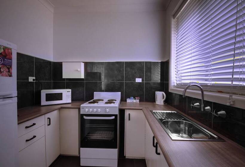 Семейное Студио, Tuncurry Motor Lodge