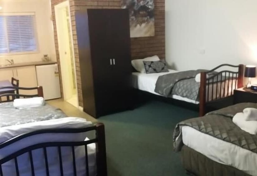 Семейный Номер, Tuncurry Motor Lodge