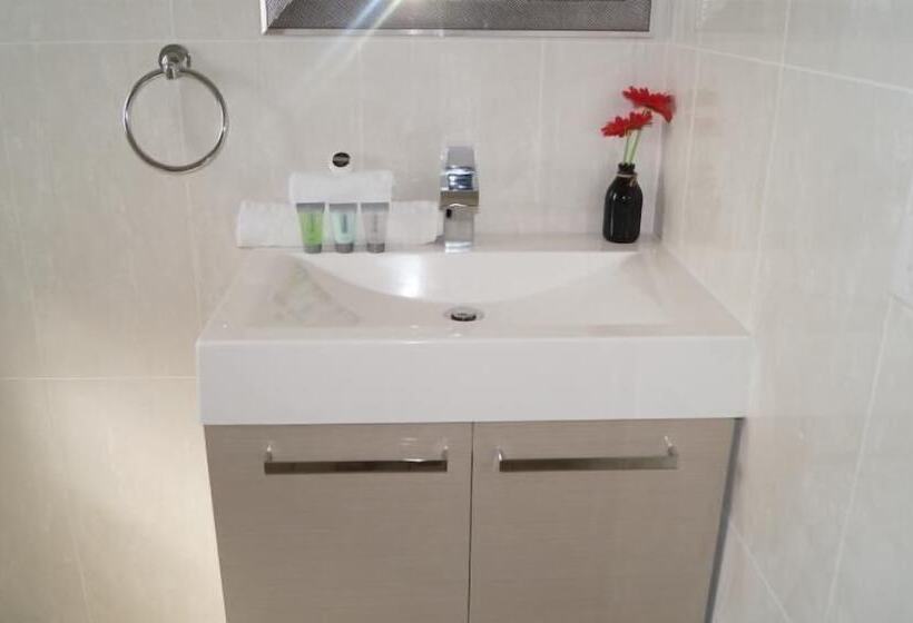 Семейный Номер, Tuncurry Motor Lodge