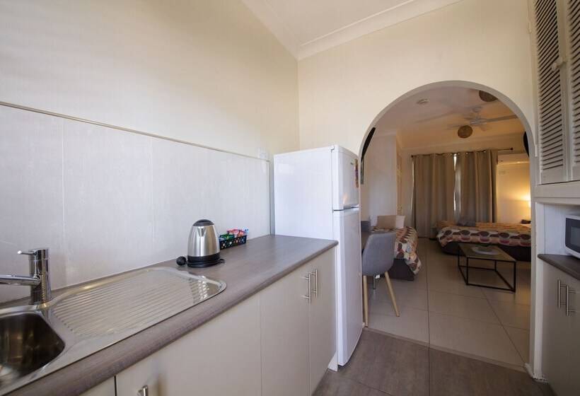Студия Стандарт, Tuncurry Motor Lodge