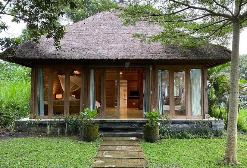 Семейное Бунгало, Sawah Indah Villa