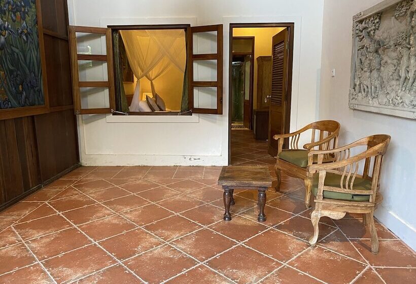 Номер Стандарт Вид на Бассейн, Sawah Indah Villa