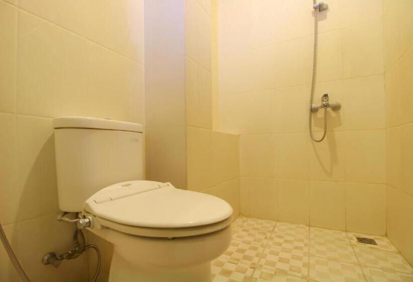 Номер Economy, Reddoorz Plus @ Taman Siswa 2