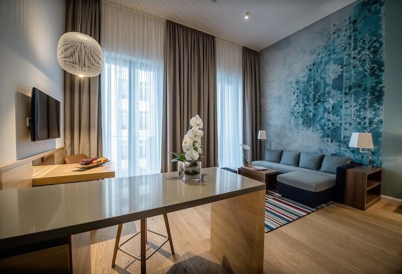 Студия Стандарт, The Wellem, In The Unbound Collection By Hyatt