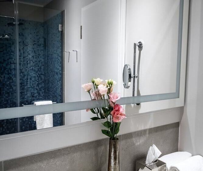 Студия Стандарт, The Wellem, In The Unbound Collection By Hyatt