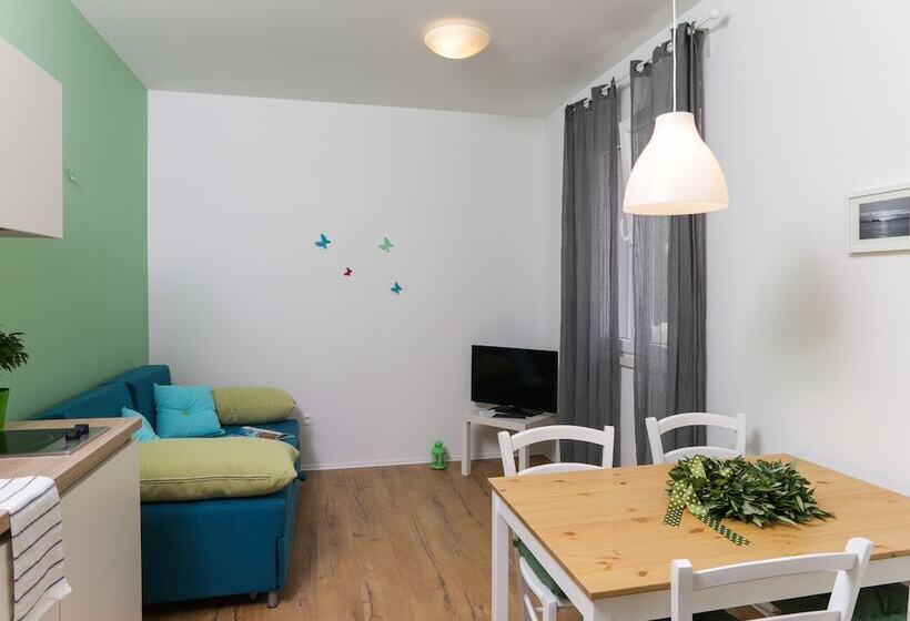 דירת חדר עם טרסה, Apartments Villa Karmen