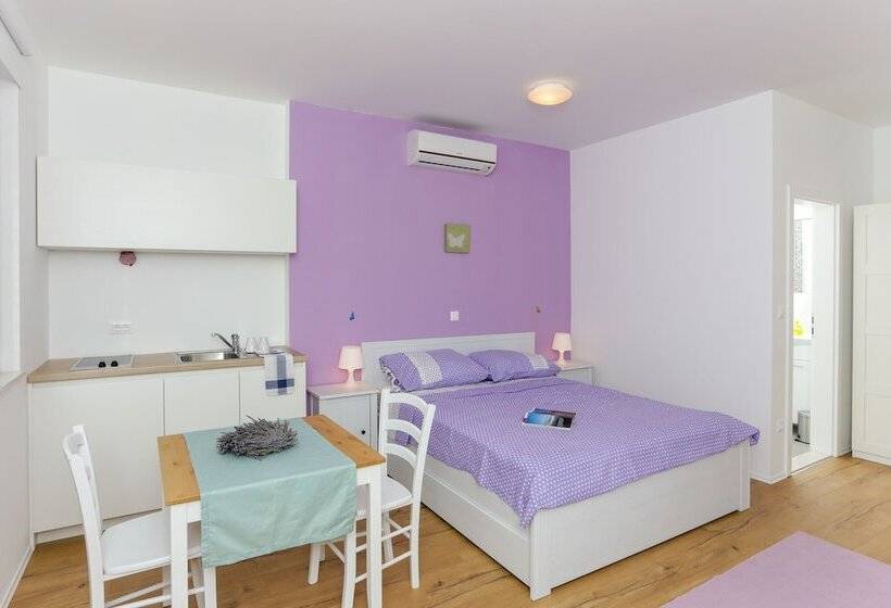 סטודיו סטנדרט עם מרפסת, Apartments Villa Karmen
